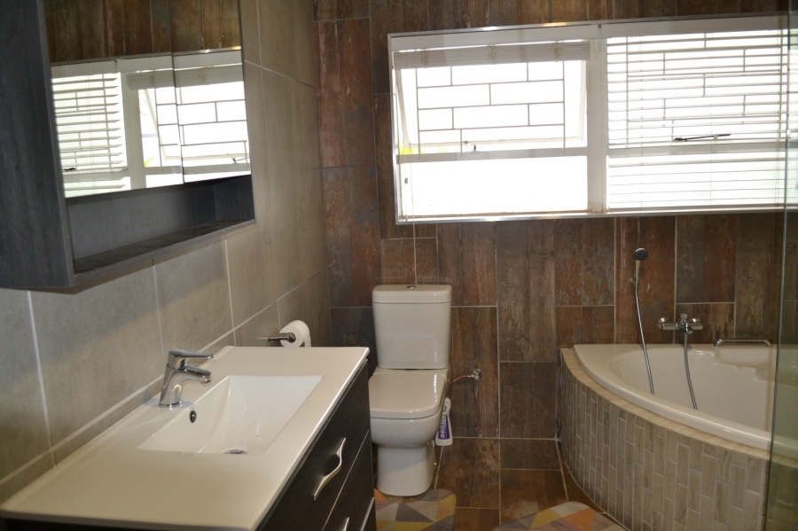 5 Bedroom Property for Sale in Wellington North Western Cape